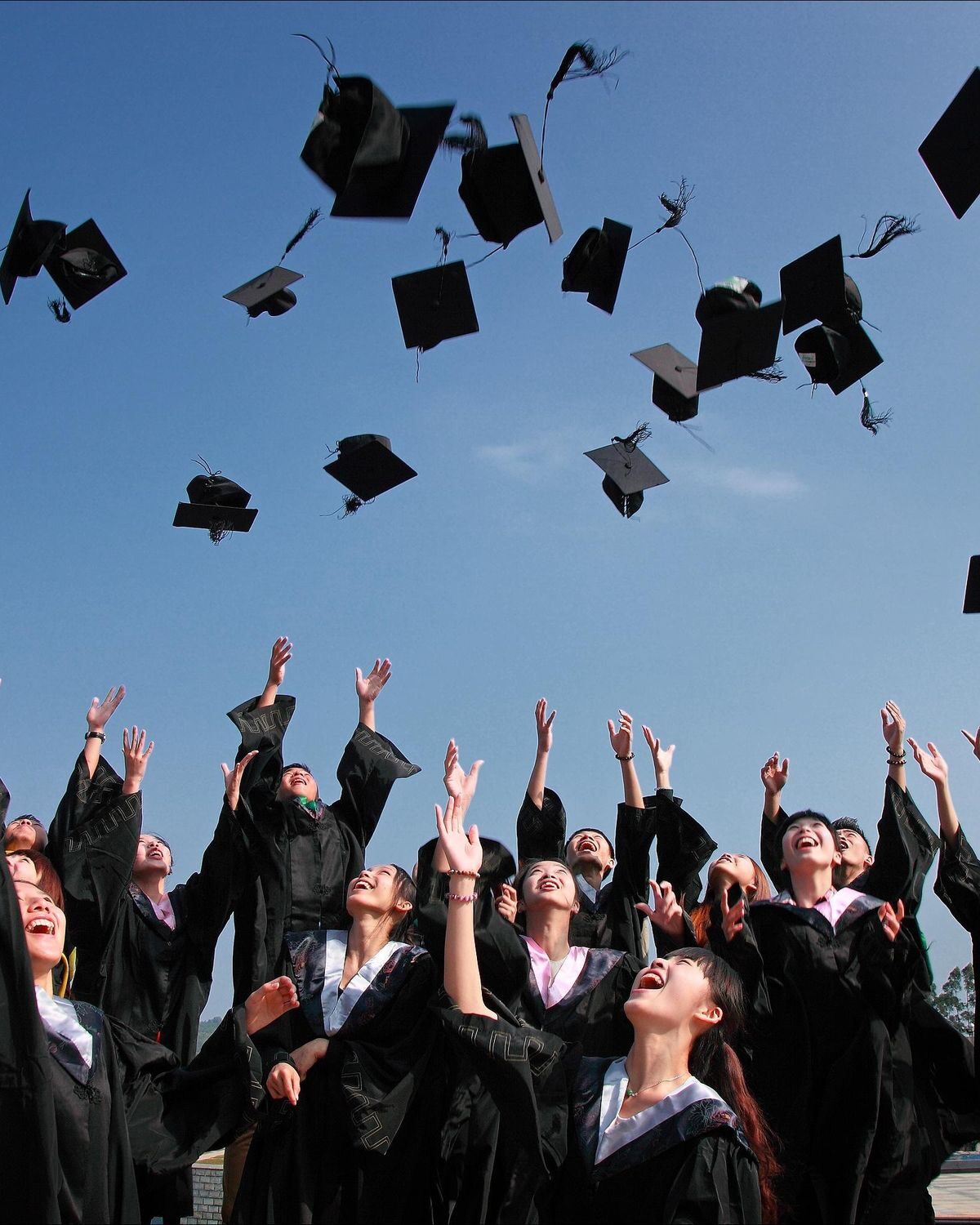 Étudiants diplômés — partenariat Émeraude Immobilier