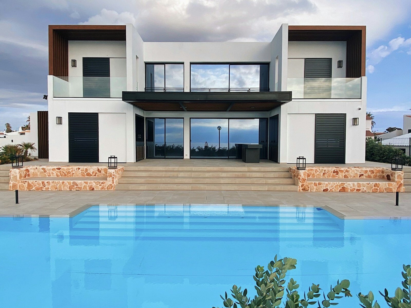 Villa contemporaine face à la mer — Saint-Tropez